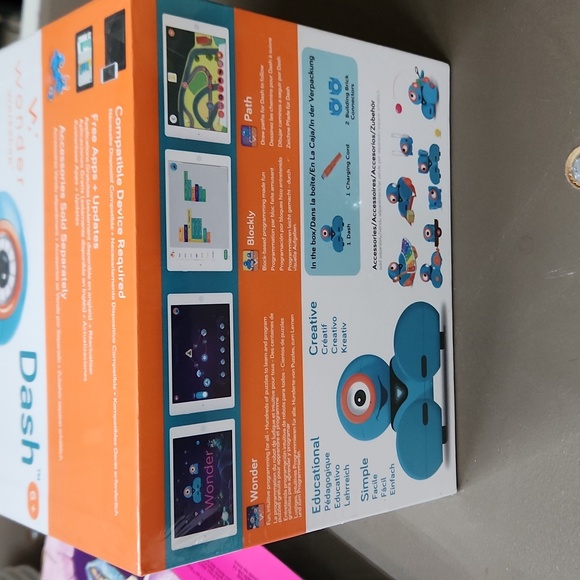 Dash Toy Coding Robot - Picture 3 of 3